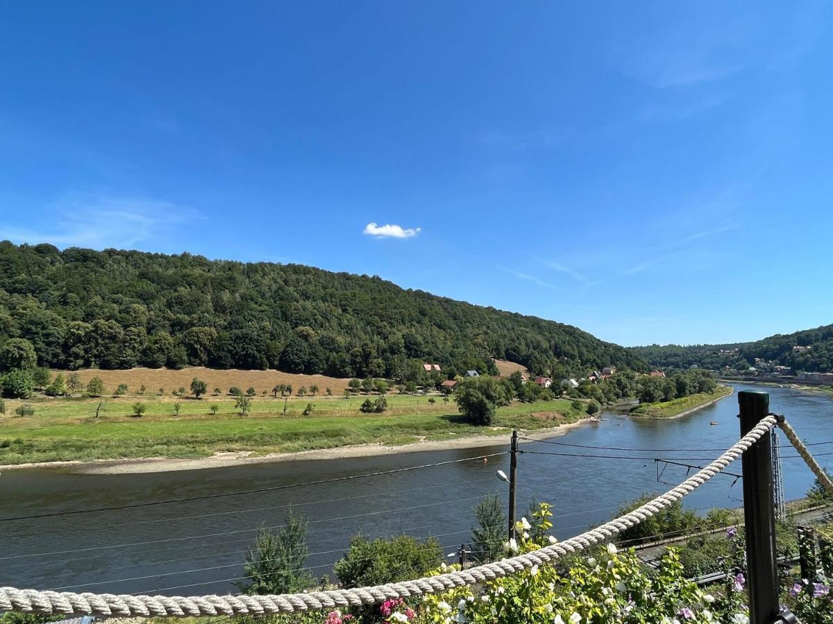 Saechsische-Schweiz-Ferienhaus-Wohnung-1-Mit-Elbblick-Sauna-Und-Kamin Кёнигштайн-ан-дер-Эльбе Экстерьер фото