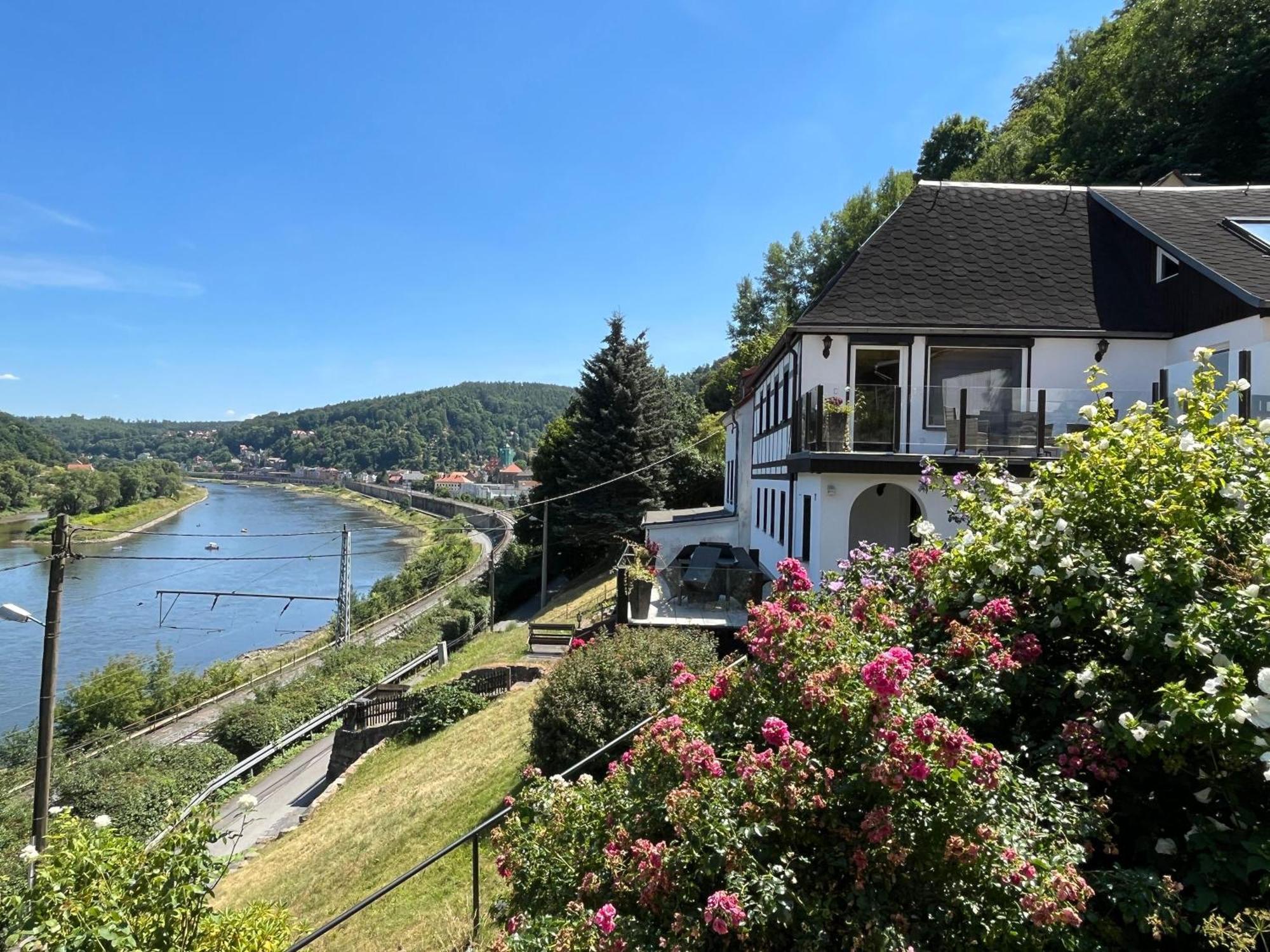 Saechsische-Schweiz-Ferienhaus-Wohnung-1-Mit-Elbblick-Sauna-Und-Kamin Кёнигштайн-ан-дер-Эльбе Экстерьер фото